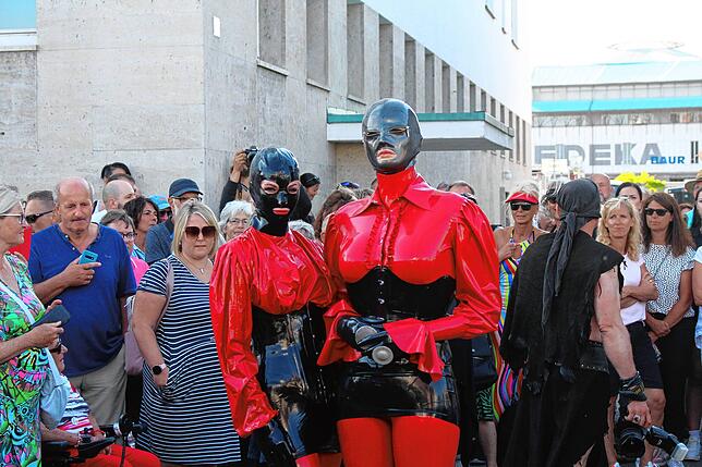 Bild 4: Torture Ship: Bilder vom Boarding in Friedrichshafen