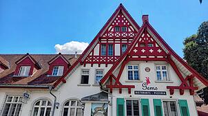 Die Arlener Gems ist mit ihren Schaugiebeln eines der markantesten Gebäude von Arlen. Eine Erhaltungssatzung soll solche historischen ...