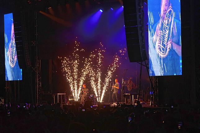 Bild 29: Bilder der großen Party mit den Fäaschtbänklern im Salemer Schlosspark