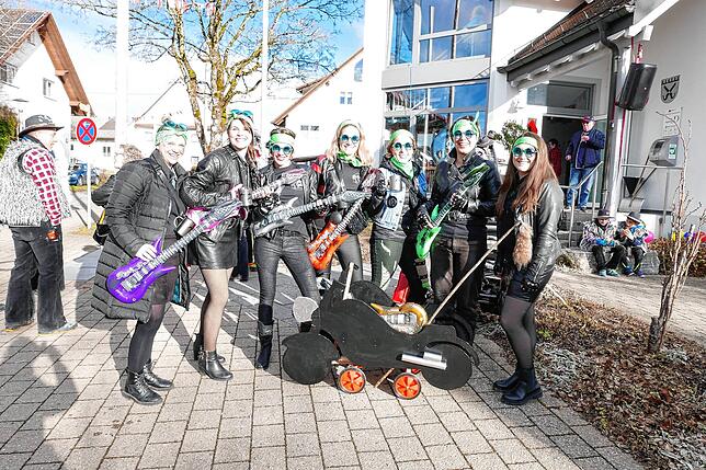 Bild 19: In Wittenhofen, Roggenbeuren und Limpach wird der Narrenbaum aufgestellt – Teil 1!
