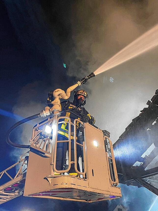 Bild 6: Großeinsatz beim Brand in Dettighofen – das sind Bilder