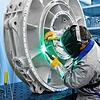 Schweißen an Triebwerksgehäusen bei Zeppelin Systems in Friedrichshafen