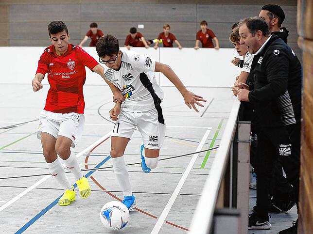 Der Nachwuchs des FC 08 Villingen erlebt in der Eichbergsporthalle, dass bei höherklassig spielenden Jugendmannschaften wie dem VfB ...