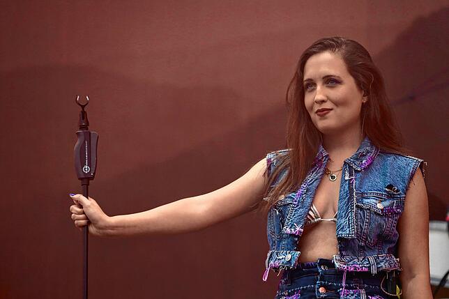 Bild 5: Die besten Bilder vom Auftritt von Alice Merton auf dem Southside 2024
