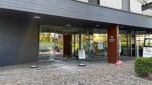 Die Geschäftsstelle der Volksbank Hochrhein in Albbruck ist in der Nacht auf den 9. April gesprengt worden.