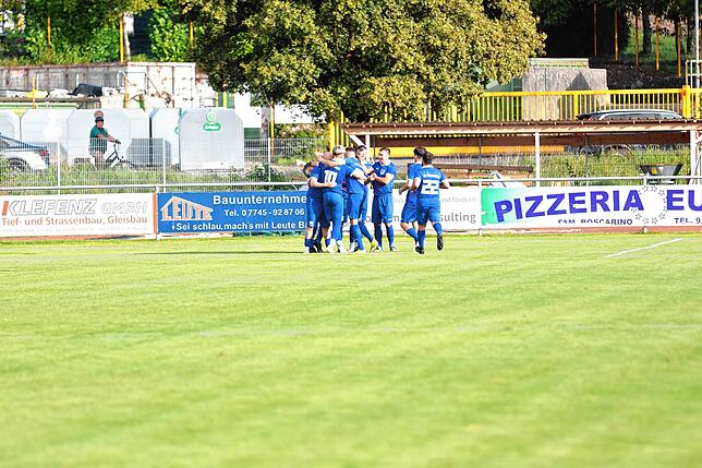 Bild 19: FC Erzingen gewinnt Derby beim SV Jestetten vor 400 Zuschauern mit 3:1 – und wir haben Fotos!
