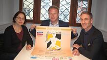 Halten an Facebook bei der Sportlerwahl fest, aber in reduziertem Umfang, von links: Adelheid Hug, Oberbürgermeister Jan Zeitler, ...
