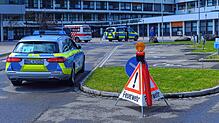 Im Bereich des Haupteingangs zum Klinikum Friedrichshafen hat sich am Freitagmittag ein tödlicher Verkehrsunfall ereignet.