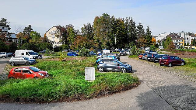 Eigentlich ist der Fernmeldeparkplatz an der Goethestraße kein Parkplatz mehr. Die Schilder sind schon weg und die Tiefbauarbeiten für ...