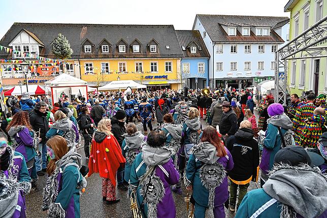 Bild 1: Die schönsten Bilder vom Narrenumzug in Tiengen &ndash; Teil 1
