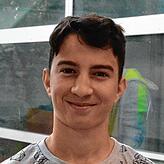 Dominik, 15 Jahre: „Ich bin froh, dass wir wieder in die Schule können. Zu Hause war mir doch ziemlich langweilig auf Dauer.“