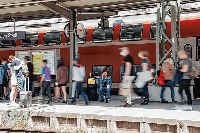 Auch am Bahnsteig lässt es sich so arbeiten.