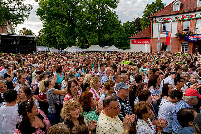 Bild 3: Alle Bilder vom Auftakt der 15. Sommersinnfonie: Volksmusiker von Voxxclub begeistern ihre Fans