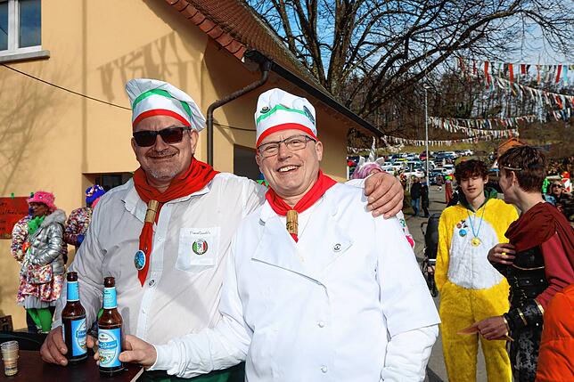 Bild 28: Zahlreiche Fasnachtsbegeisterte schauten beim Johrmarkt in Freudental vorbei!