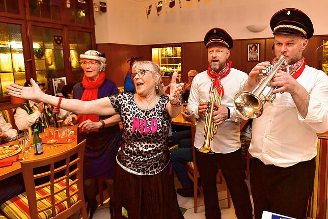 Bild 14: Eschinger Gaudimusikobed bringt beste Fasnetstimmung in die Gaststätten