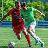 Derby-Time in Riedern: Nach einem Jahr Pause stehen sich Benedikt Moser (links) vom Aufsteiger FC Schlüchttal und Julian Bächle vom ...