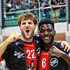 Fynn Beckmann (links) und Luis Foege bejubeln den Konstanzer Auswärtssieg in München.