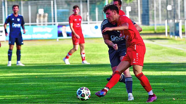 Trifft aus 40 Metern: Luca Azzato – hier ein Archivfoto – brachte den SV Jestetten beim 2:2 in Herten mit einem Distanzschuss mit 2:1 in ...
