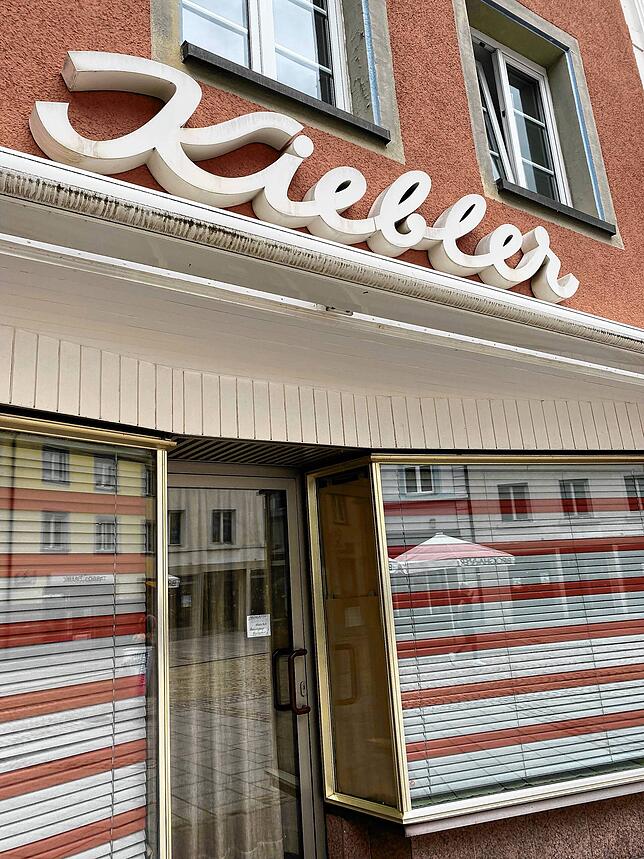 Kaum noch jemand kann sich daran erinnern, als im „Feinkost Kiebler“ noch Leben war.