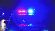 Bei dem Unfall auf der Schwenninger Steig sicherte die Polizei die Unfallstelle mit Absperrungen. Doch manche Autofahrer ignorierten dies.
