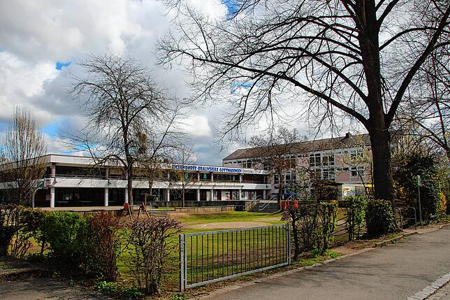 Wo heute noch die Eichendorffschule steht, soll in einigen Jahren ein neues Wohnquartier vielen Menschen ein Zuhause bieten.