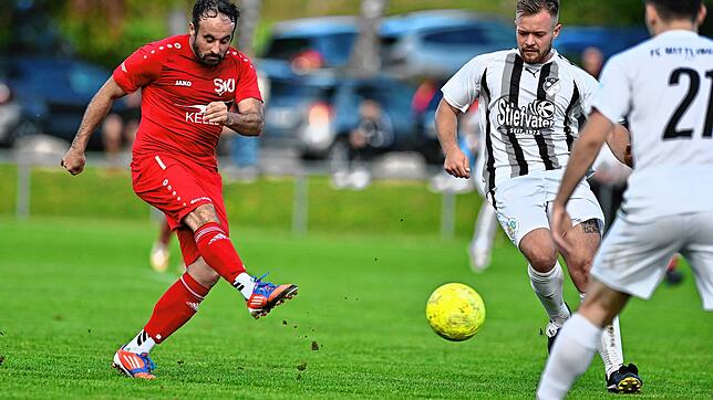 Matchwinner: Mit zwei Treffern stellte Routinier Marco Lohr &ndash; hier links auf unserem Archivbild &ndash; für den SV Jestetten gegen ...