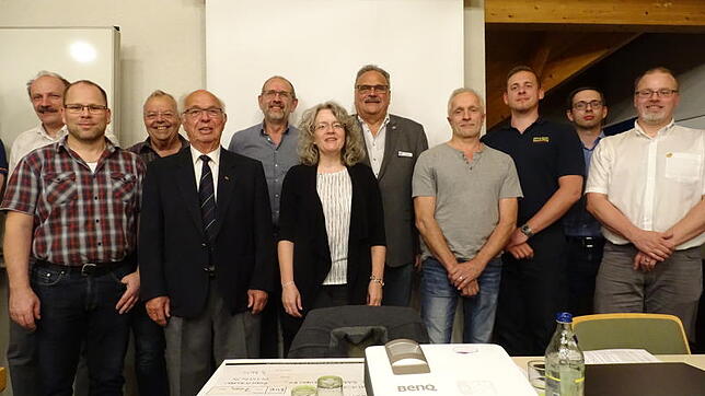 Der Vorstand des DLRG-Bezirks Hochrhein blickt auf ein arbeitsreiches Jahr zurück (von links): Ulf Schumann (Bootsreferent), Martin ...