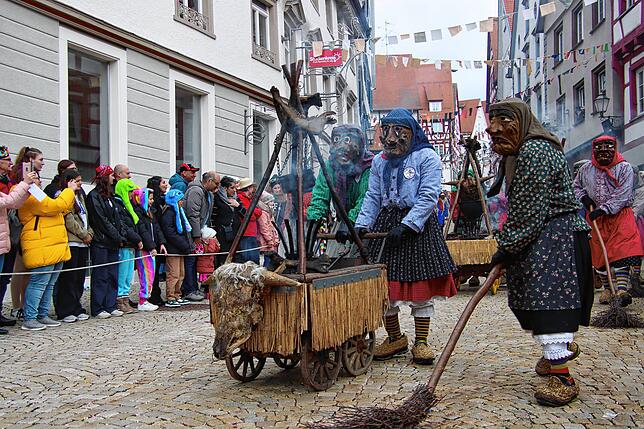 Pfullendorfer Hexen mit Hexenwagen