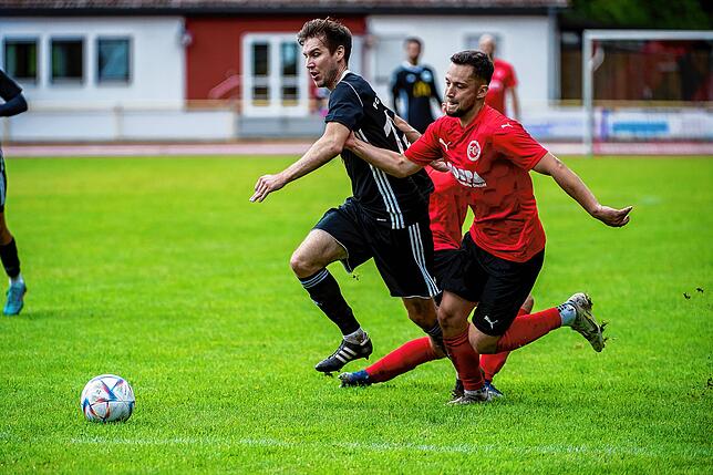 Bild 15: FC 08 Bad Säckingen rettet ein 1:1 im Derby gegen den FC Wallbach &ndash; und wir haben Bilder!