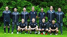 Die Trainer und Neuzugänge bei der DJK Villingen (hinten von links): Adrian Schade (Trainer), Björn Jansen (2. Vorsitzender), Philipp ...