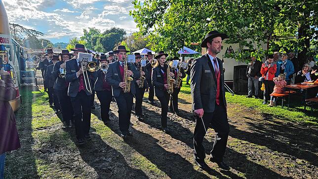 Bild 10: Die schönsten Bilder von der Eröffnung des 45. Salemer Schlossseefest