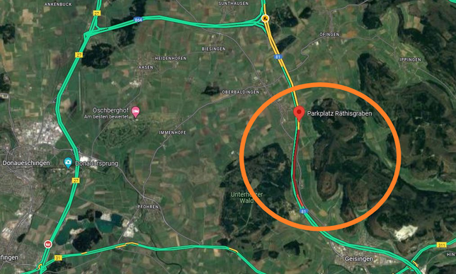 Hier läuft die groß angelegte Polizei- und Zollkontrolle auf dem Rastplatz Räthisgraben. Der Screenshot Google Maps dokumentiert den ...