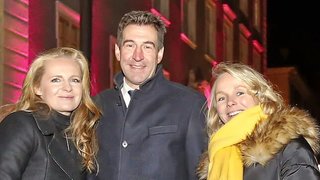 Bea Hoffmann-Heyden (von links), OB Erik Pauly und Alexandra Meier. Die beiden Veranstalterinnen gehen mittlerweile getrennte Wege. ...