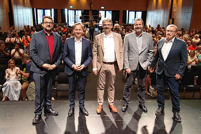 Die SÜDKURIER-Wahlarena zur OB-Wahl Waldshut-Tiengen in der Stadthalle Waldshut am 5. Juli 2023 mit den Kandidaten Philipp Frank (2. ...