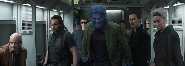 James McAvoy (von links), Andrew Stehlin, Kodi Smit-McPhee, Tye Sheridan, Nicholas Hoult (als Dr. Hank McCoy/Beast), Kota Eberhardt, ...