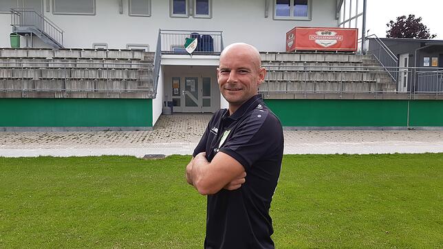 Trainer Patrick Hagg und der TSV Aach-Linz haben eine deutliche Erstrundenniederlage im Pokal hinnehmen müssen.