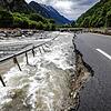 Im Juni riss der Fluss Moesa Teile der A13 weg. Massive Gewitter und Regenfälle hatten im Misox-Tal in der Südostschweiz für ...