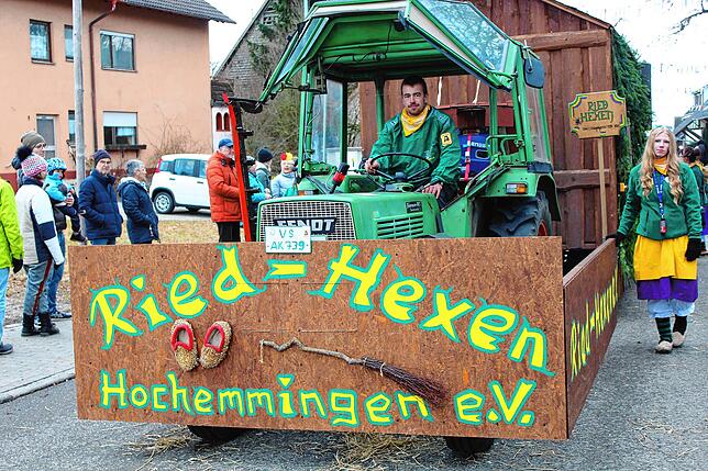 Bild 1: Umzug am Fastnachtssonntag in Hochemmingen: hier gibt´s die Bilder!
