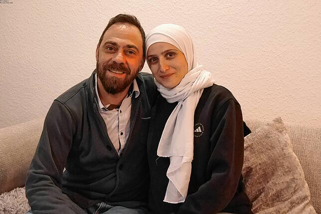 Hajar Khador und ihr Mann Mohamad Iemad Zen Aldden sind glücklich darüber, in Deutschland zu leben, zu arbeiten und Sicherheit und ...