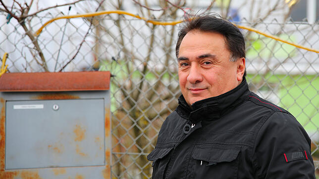 Abdullah Karaboga, Präsident des Türkischen Sportvereins Konstanz, steht neben dem Briefkasten des Clubheims, in dem am vergangenen ...