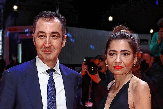 Cem Özdemir und seine Frau Pia Maria Castro bei der Berlinale 2022. Inzwischen sind die beiden getrennt, er ist wieder in einer Beziehung.