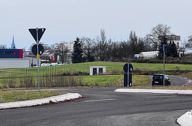 Viel angelegte Infrastruktur und wenig Leben: Das vorbereitete Gewerbegebiet Blurado am nördlichen Rand der Radolfzeller Bebauung kommt ...