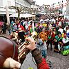 Beim Sonntagsumzug kommen in Radolfzell zahlreiche Menschen zusammen – so wie im vergangenen Jahr (Archivbild). Die Narrizella bemüht ...