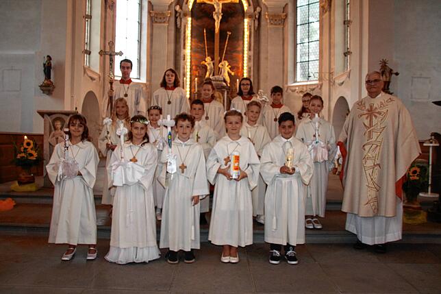 Zehn Kinder feierten in der Kirche Heilig Kreuz Stühlingen ihre Erstkommunion &ndash; die dritte von vier Feiern in der Seelsorgeeinheit ...