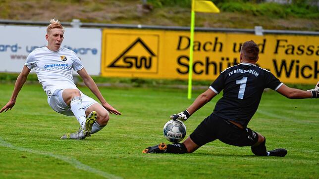 Tordrang: Einer der auffälligsten Laufenburger Spieler war zuletzt beim 1:1 der Null-Achter beim FV Herbolzheim der 18-jährige Benedikt ...