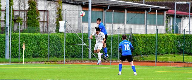 Bild 4: SG Mettingen/Krenkingen setzt sich mit 4:1 beim VfB Waldshut durch &ndash; und wir haben Bilder!
