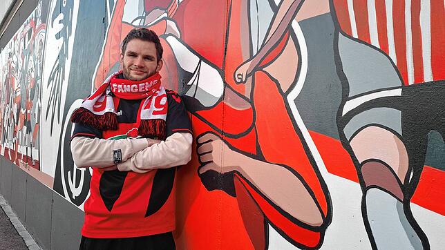 Kampf für Gerechtigkeit: SC Freiburg-Fan Pascal Lindenmann aus Wehr hat eine Petition gestartet, die helfen soll, das DFB-Urteil gegen ...