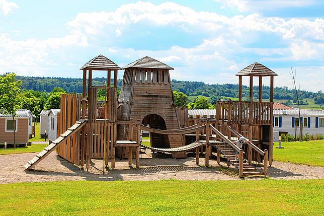 Noch ist die Spielburg leer. Doch bald werden wieder Kinder auf dem Spielplatz im Orsinger Camping- und Ferienpark toben.