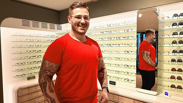 Sascha Graf ist Optiker und Hörgeräte-Akustiker. 2016 nahm er an der Show &bdquo;The Biggest Loser&ldquo; teil. Seitdem hat sich viel ...
