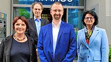 Bürgermeisterin Monika Laule (rechts) und Erik Hörenberg, Fachbereichsleiter Kultur (hinten), stellten die Neuen vor: Heike Endemann ...